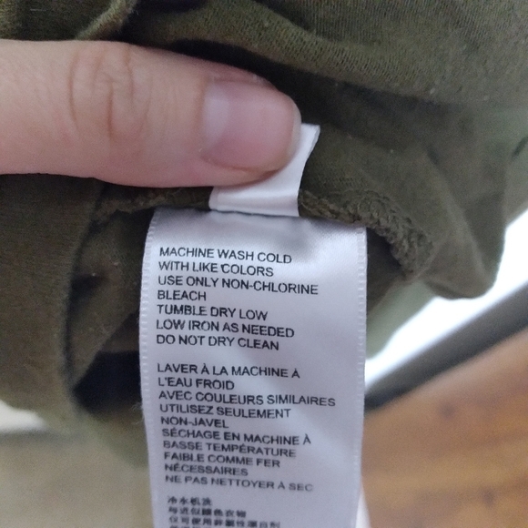 Urban Outfitters Men's Green Crew Neck Long Sleeve Tee Shirt Size Medium - Picture 8 of 9